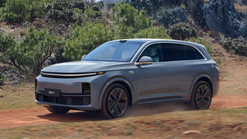 Казахстанец назвал Lixiang L7 Pro «новой Camry» и вызвал споры в Сети