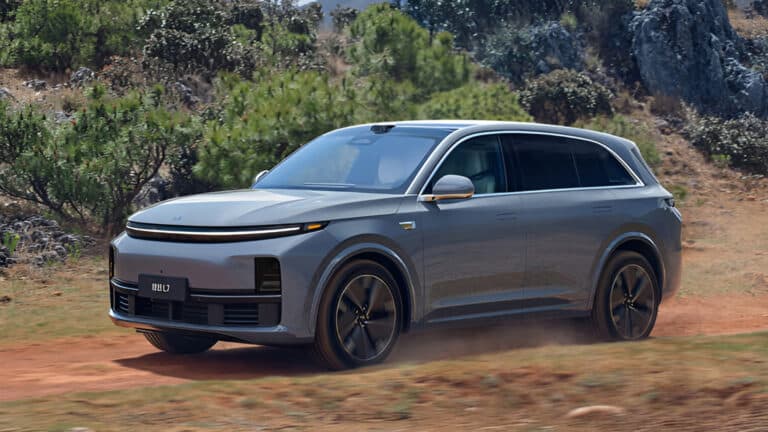 Казахстанец назвал Lixiang L7 Pro «новой Camry» и вызвал споры в Сети