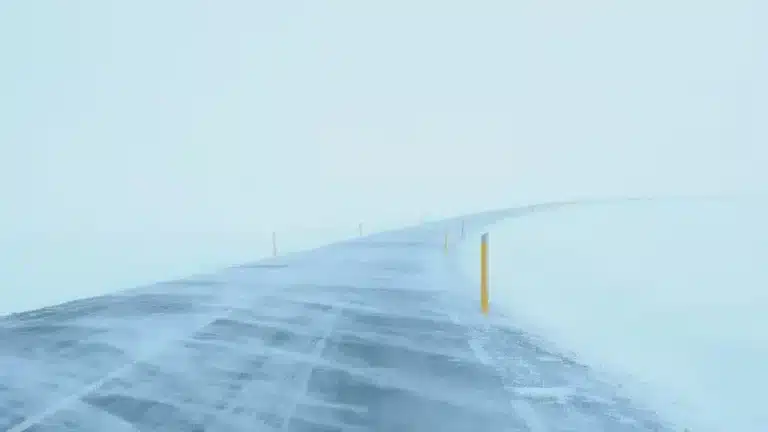 «КазАвтоЖол» сообщил об ограничении движения на ряде трасс в двух регионах