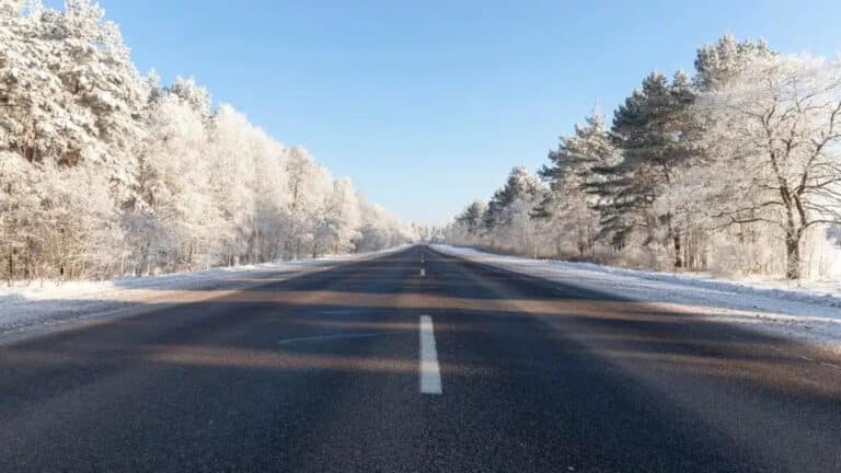 Движение на трассах в пяти регионах Казахстана открыли 13 января