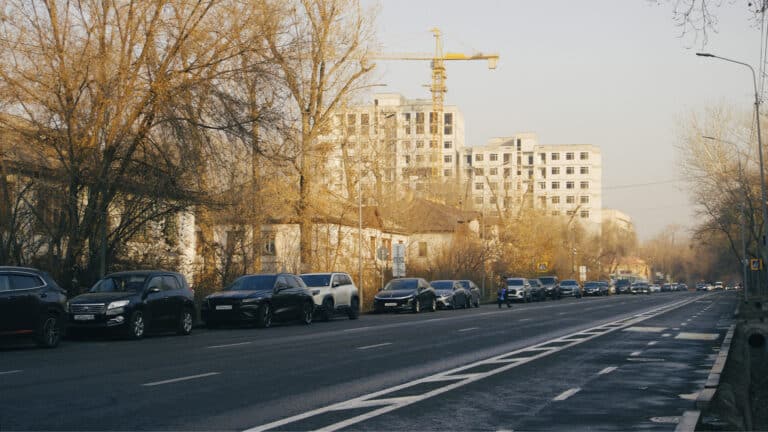 Алматы опережает Астану по количеству легковых авто в 1,5 раза