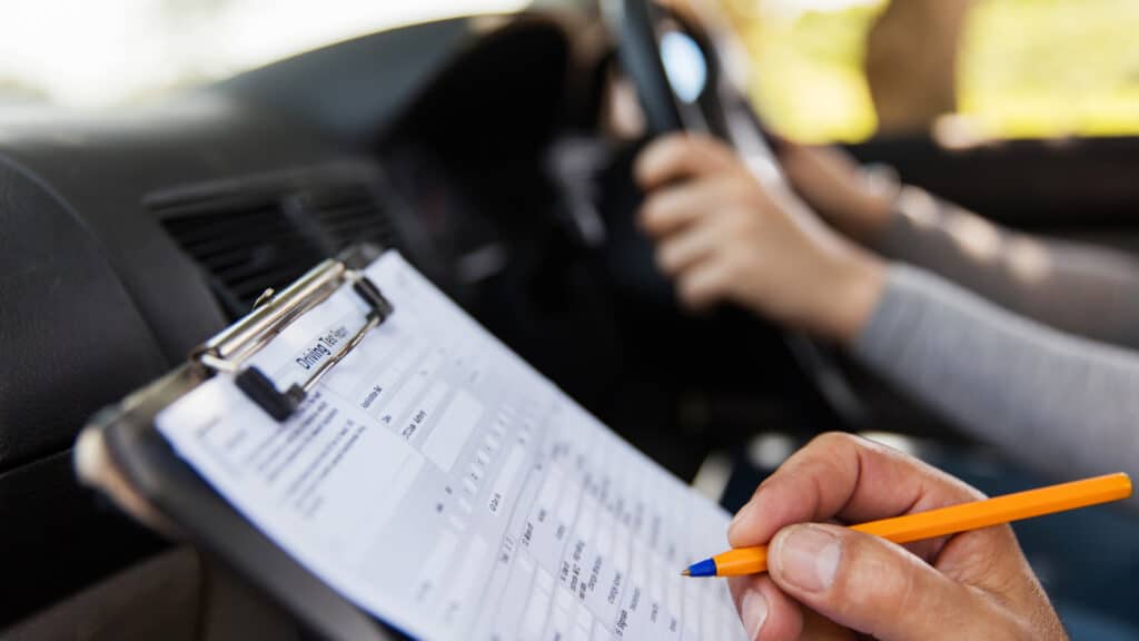 К будущим водителям обратились после серии аварий на автодромах