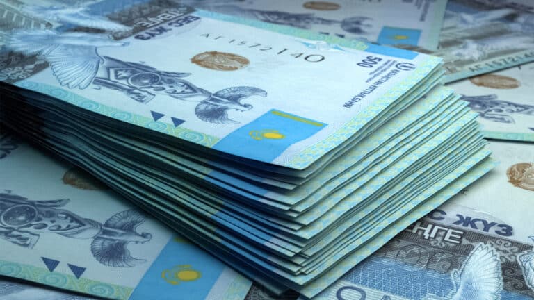 Владельцы казахстанских банков не смогут получать миллиарды, пока не вернут госпомощь