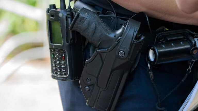 Полицейские выстрелили в подозреваемого в Шымкенте