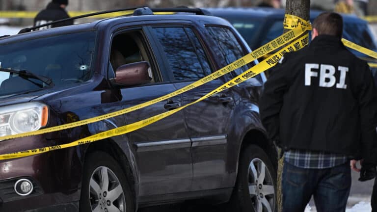 ICE officer shoots protester in Minneapolis