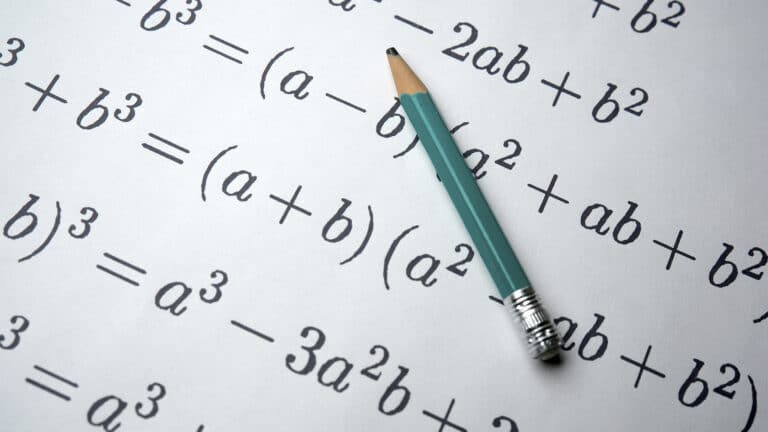 В Казахстане отказались от объединения алгебры и геометрии в один предмет