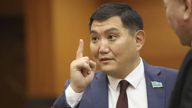 Базарбек призвал следить за застройщиками после принятия нового Строительного кодекса