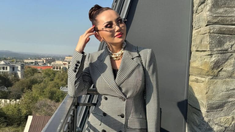 Баян Алагузова встретила свое 52-летие словами любви и радости