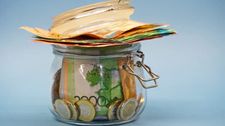 Пять банков забрали основной приток депозитов казахстанцев