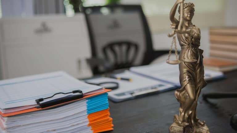 По делу школьницы из QSI, пытавшейся покончить с собой, возбудили уголовное дело