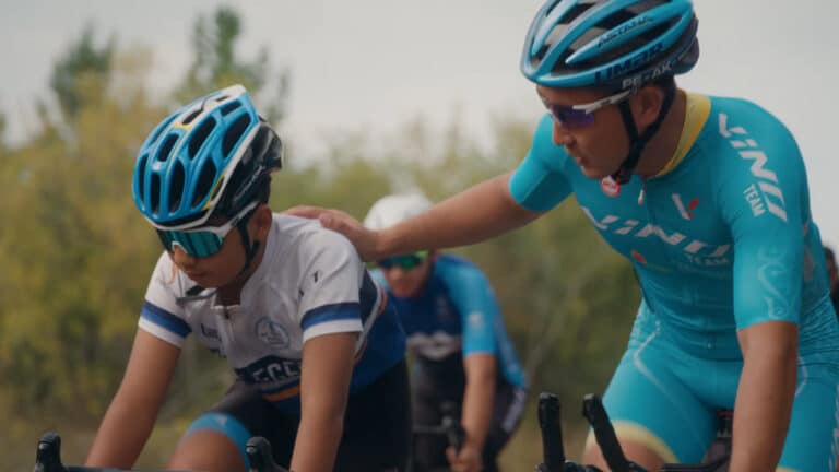 Режиссер Канат Бейсекеев снял документальный фильм о детях с РАС