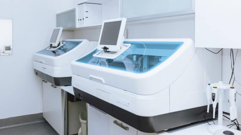 КНБ пресек поставки импортного медоборудования под видом отечественного