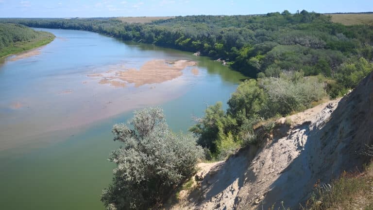 Депутат потребовал срочно защитить реки, питающие Каспийское море