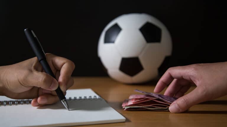 Обвиняемый в мошенничестве Виталий Световой проиграл на ставках 620 млн тенге