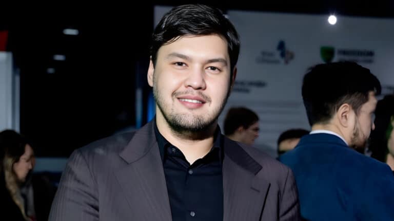 Брат Салтанат Нукеновой получил перелом в Азербайджане