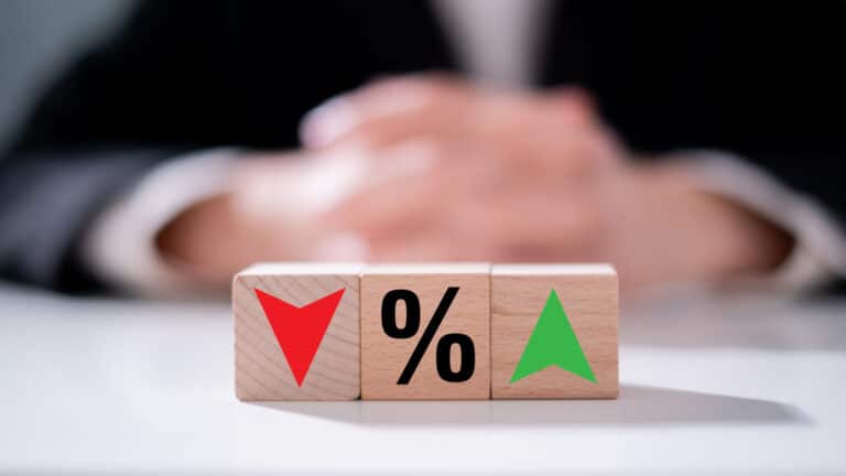 Джакишев: Высокая базовая ставка бьет по бизнесу, но не останавливает инфляцию