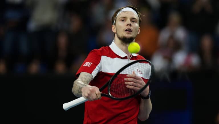 Бублик победил Этчеверри и пробился в 1/8 финала Australian Open-2026   