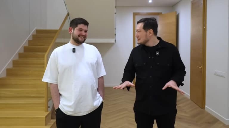 Алибеков побывал в гостях у создателя игры Grand Mobile