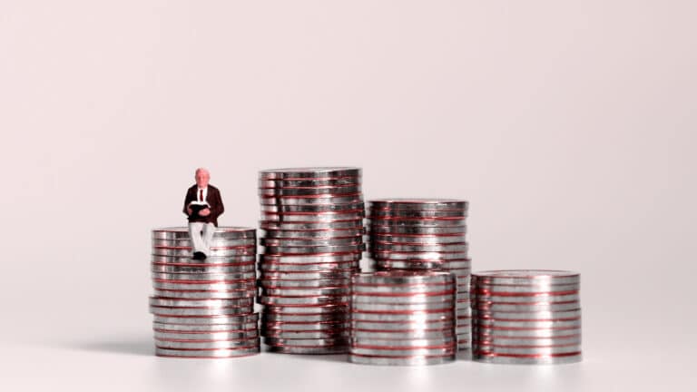 Пенсионный бюджет перешагнул за 4 трлн тенге: как изменились выплаты за год