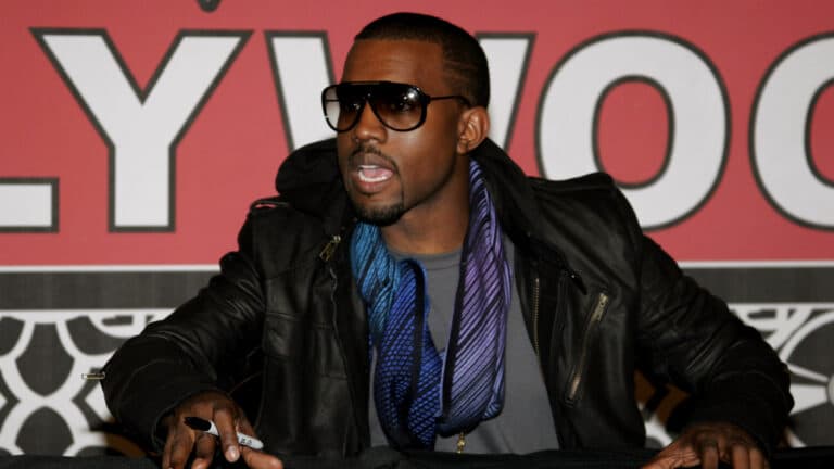 Канье Уэст решил извиниться перед евреями и чернокожими письмом в газете