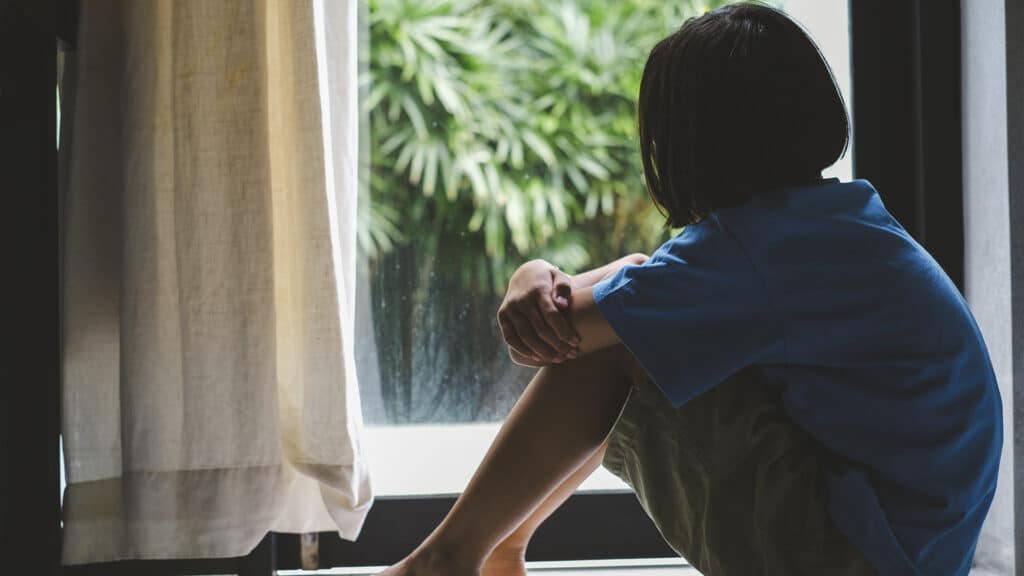 Пытавшаяся покончить с собой ученица элитной школы QSI, все еще в больнице