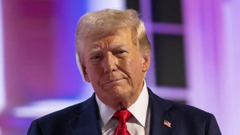 800 тыс. долларов собрали рабочему, который назвал Трампа «спасителем педофилов»