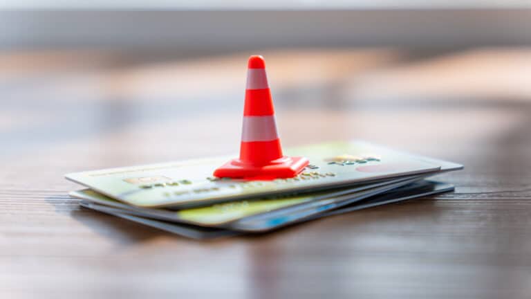 АФМ арестовало 30 млн тенге у жителя Сатпаева, подозреваемого в продаже вейпов