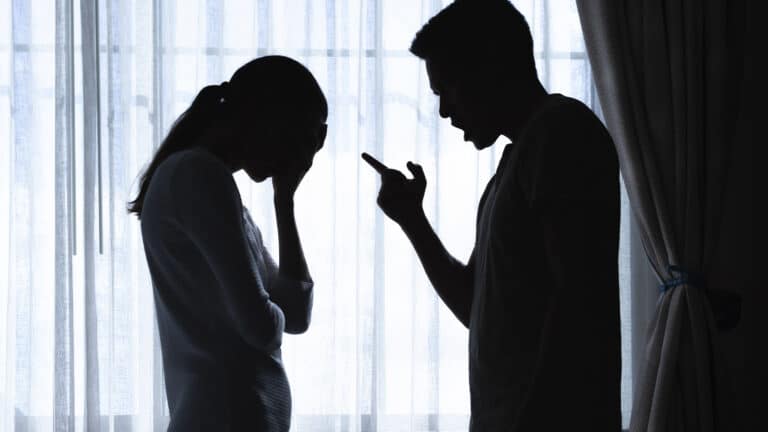 Алматинский общественник избивал жену