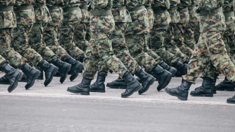 Родителям погибшего в Жамбылской области солдата показали запись момента гибели