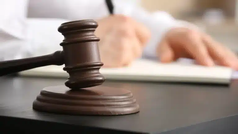 Таразда 12 оқушы уланғаннан кейін кәсіпкерге айыппұл салынды