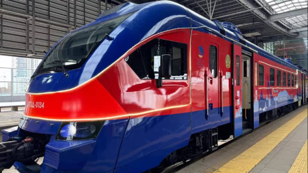 Из-за непогоды и закрытых трасс КТЖ запускает дополнительные поезда из Кокшетау