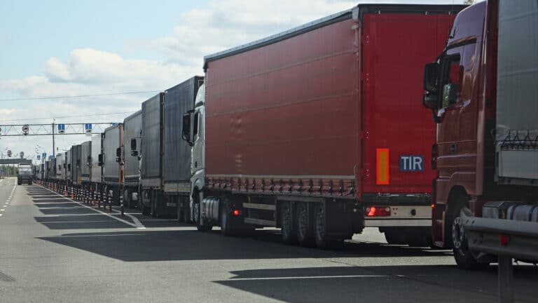 В Казахстане начнут онлайн отслеживать почти все товары на транзите