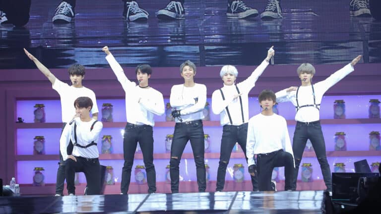 От Бангкока до Токио - сколько стоит попасть на концерт BTS