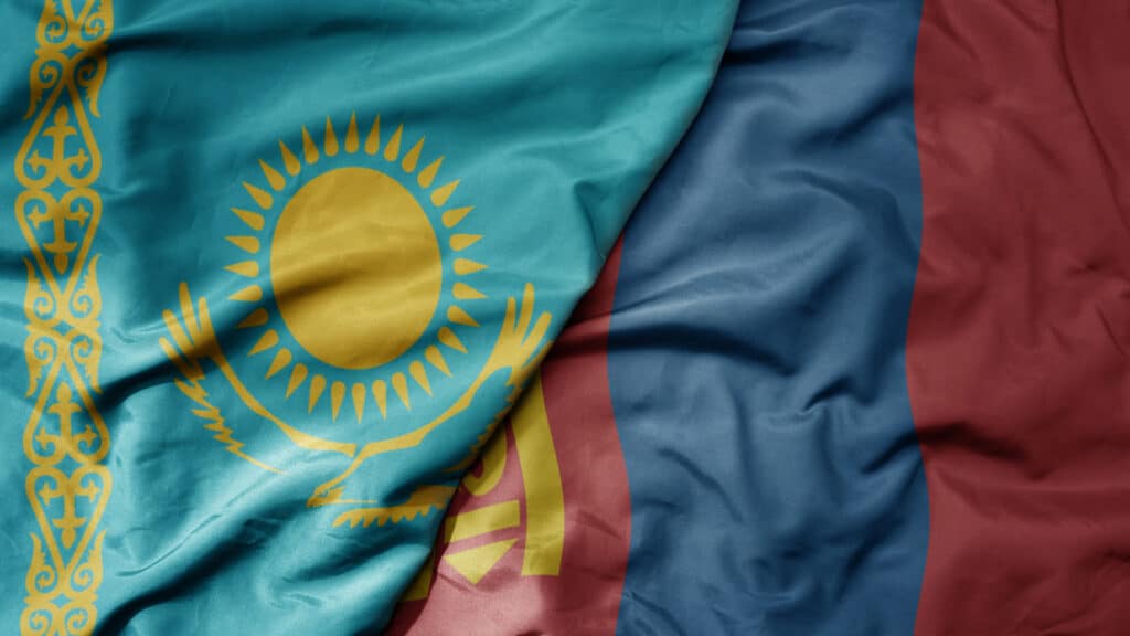 Казахстан упростит назначение пенсий выходцам из Монголии