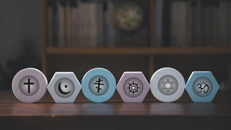 В Конституции хотят прописать правила для религиозных организаций