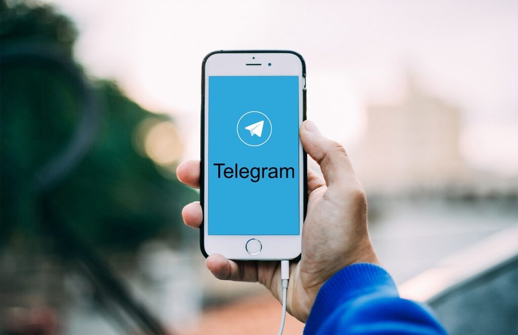 Алаяқтардан жаңа айла: Telegram-дағы «тегін кітаптар» смартфоныңызды бұзуы мүмкін