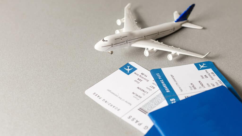 Почему не будут отменять невозвратные билеты, объяснили в КГА