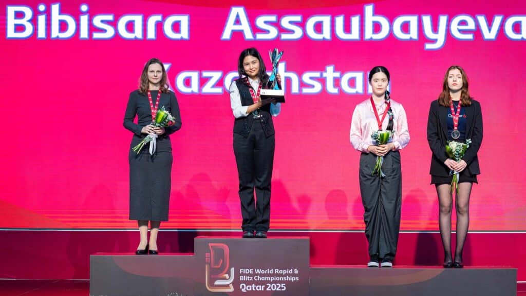 Чемпионка мира в блице-2025 Бибисара Асаубаева поднялась на пять мест в рейтинге ФИДЕ в этой дисциплине