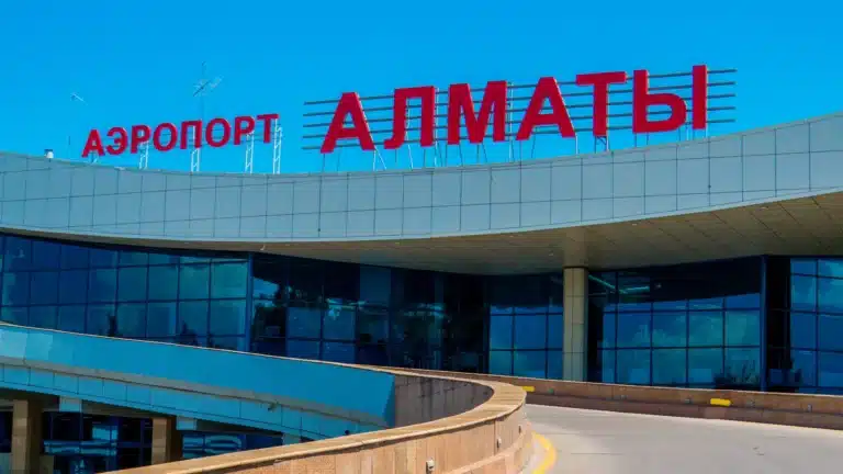 Алматы әуежайында ұшақтар кешігіп жатыр