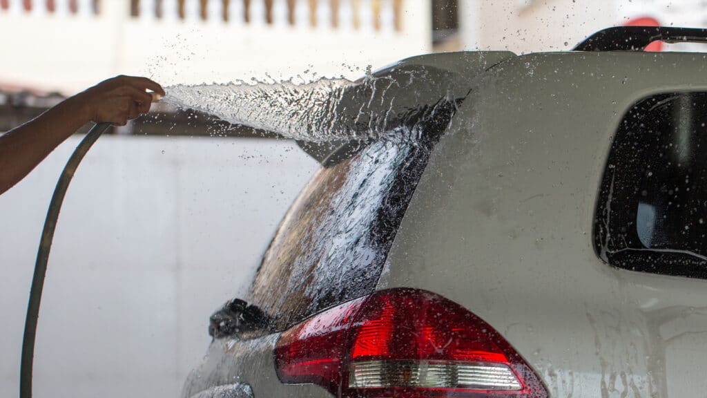 Автомойки в Казахстане переводят на оборотное водоснабжение