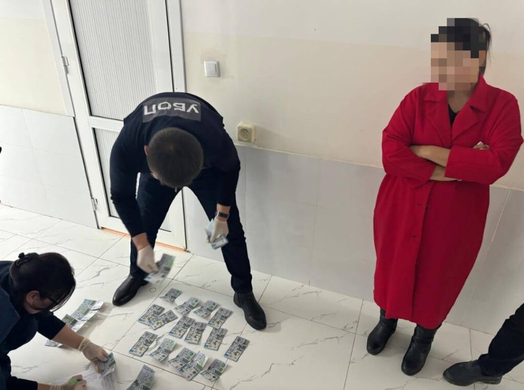 Түркістан облысында миллион теңге бопсалады деген блогер ұсталды