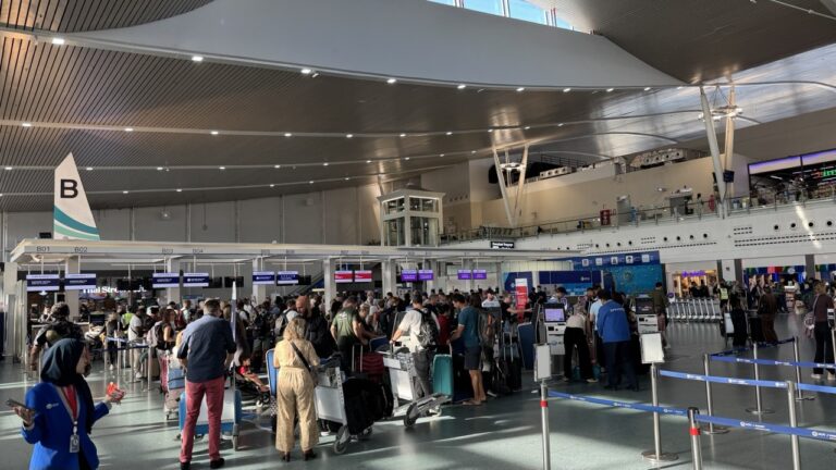 Пхукет на пределе: как избежать очередей в аэропорту и пробок на острове