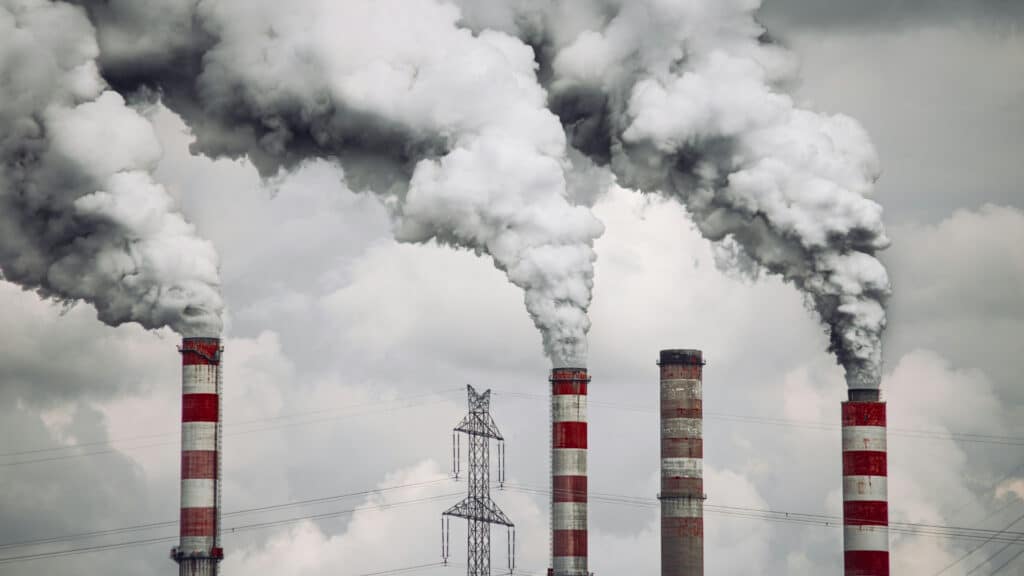 Аккенженов объяснил, почему лично контролирует проблемные ТЭЦ