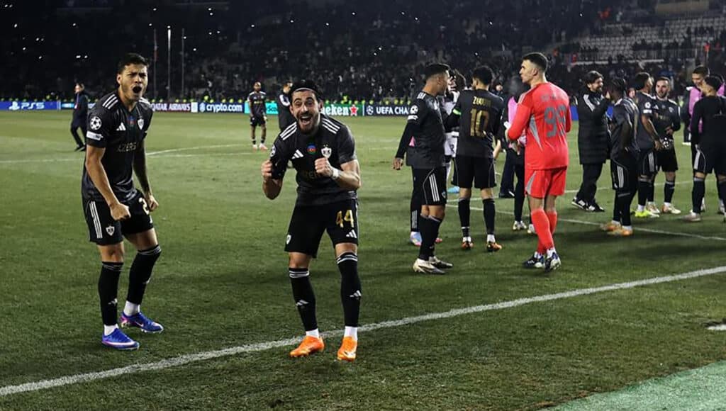 «Карабах» празднует победу над «Айнтрахтом» в Лиге чемпионов