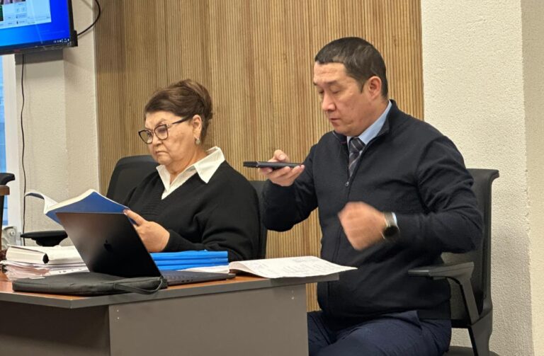 990 мың доллар дауы: Бишімбаевтардың туысы көк шабадан ішінде не болғанын айтты