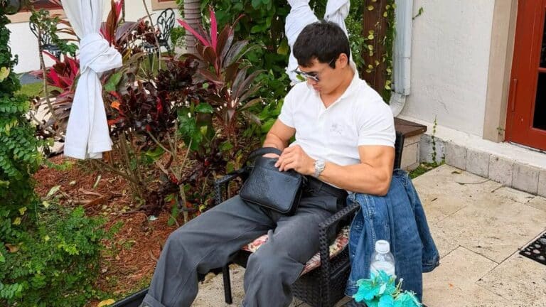 Rolex пен Louis Vuitton: Еркебұлан Тоқтардың бір образы қанша тұрады