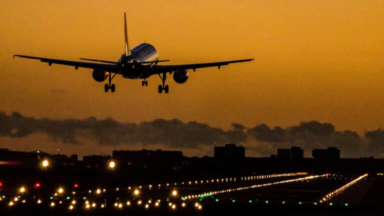 В аэропорту Актау поменяют тарифы на обслуживание авиарейсов