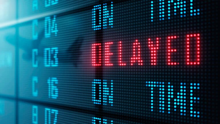 Шторм по всему Казахстану отразился на работе аэропорта Астаны