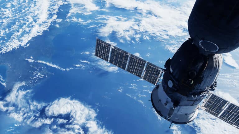 Казахстан впервые продаст спутники за рубеж на $75 млн