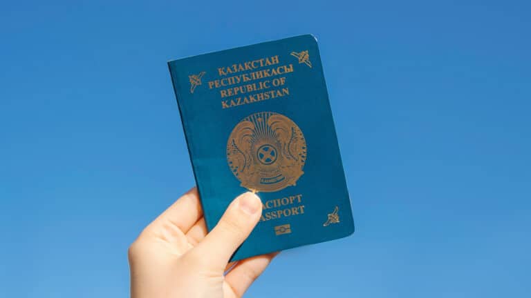 Новые правила получения паспорта утвердили в Казахстане